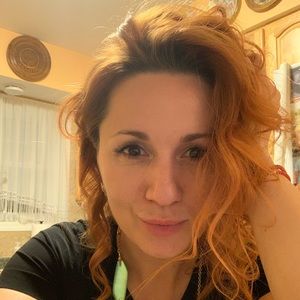 Meet your Posher, Alona